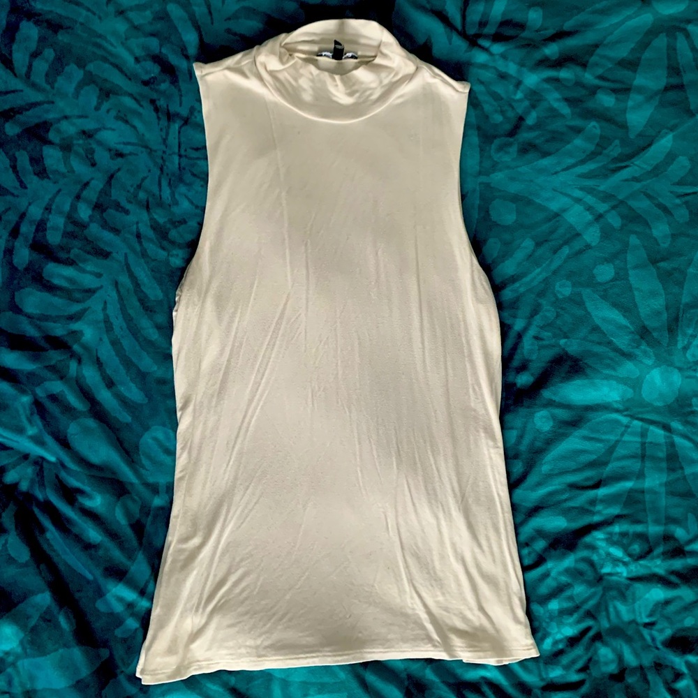 EUC! Express Mock Neck Sleeveless top!